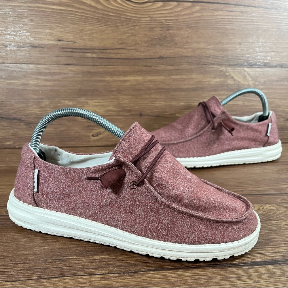 Hey Dude Wendy Maroon SlipOn Sneakers Women’s Size 8 Gem
